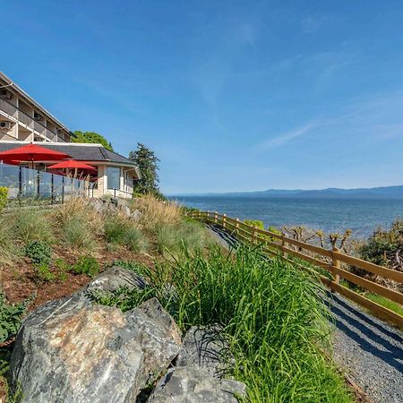Bayside Oceanfront Resort Parksville Bagian luar foto